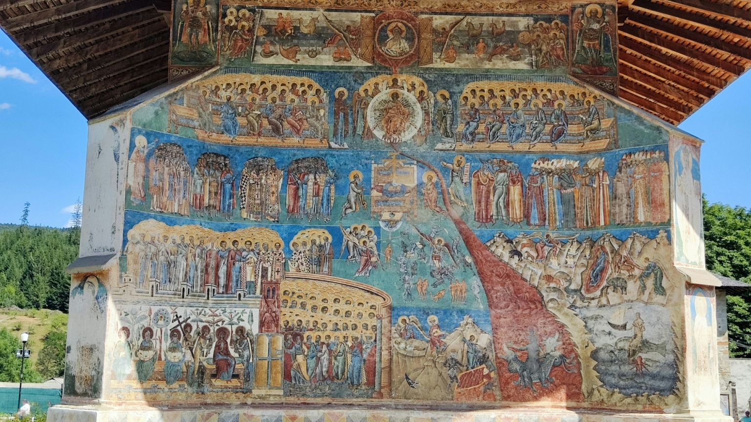 Descubriendo los Tesoros Artísticos de las Iglesias y Monasterios en Europa