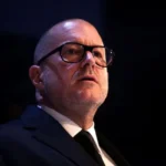 Gobierno de EE. UU. suspende entrevistas de visados para estudiantes extranjeros en embajadas.