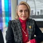 Controversia en la comunidad católica por imagen de Trump como Papa generada por inteligencia artificial