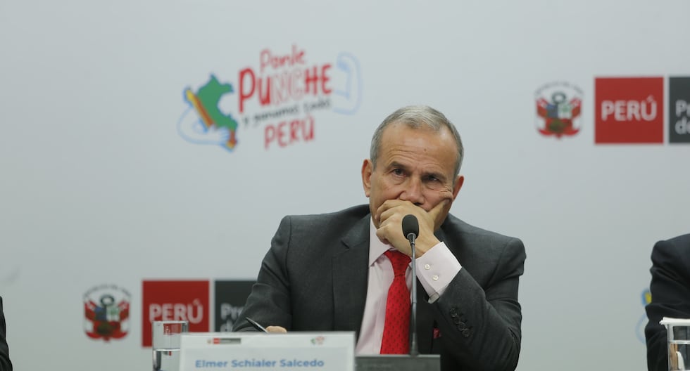 Polémica por la colocación de bandera colombiana en territorio peruano