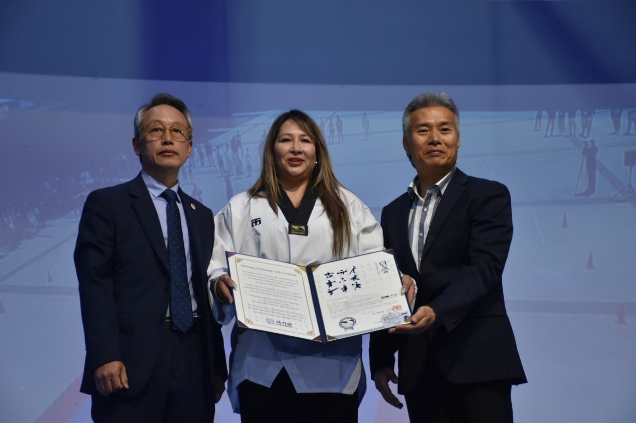 Celebración del Bicentenario del Estado Plurinacional: demostración de taekwondo por la Embajada de Corea en Bolivia.