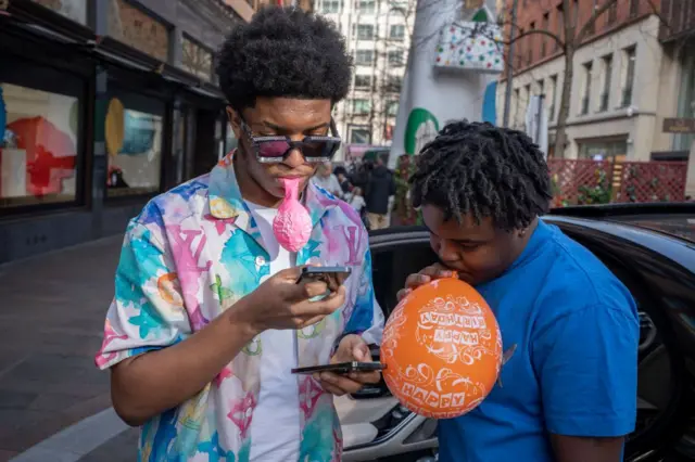 El aumento preocupante del consumo recreativo de óxido nitroso: una adicción mortal.